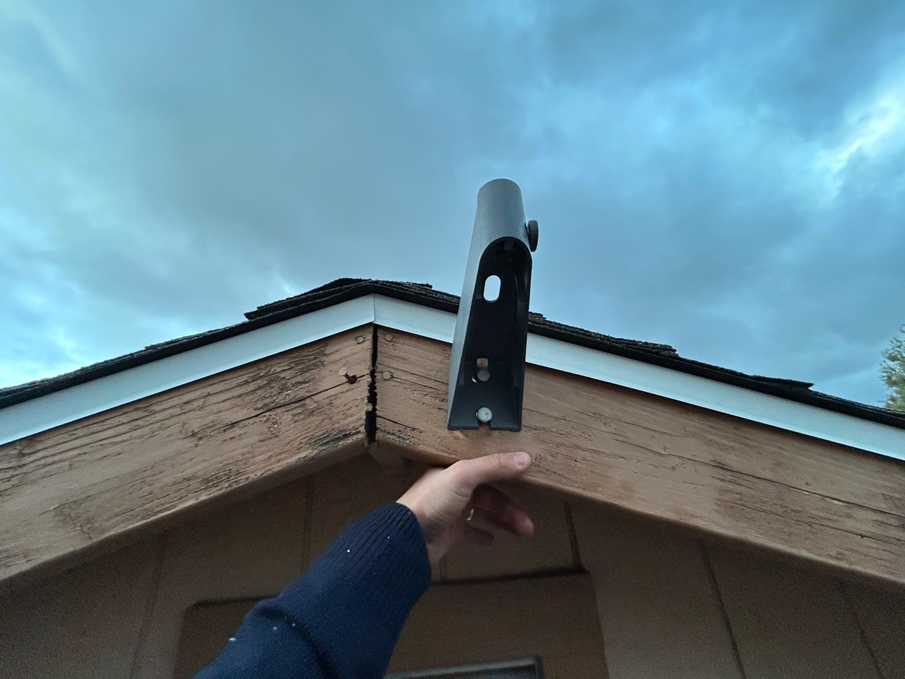 Pivot mount installation