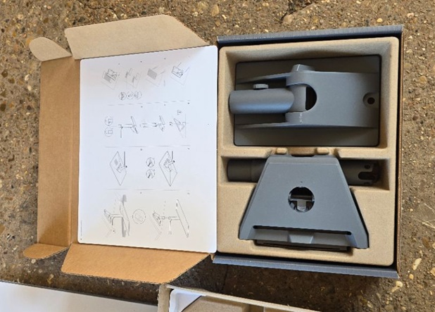 Pivot mount